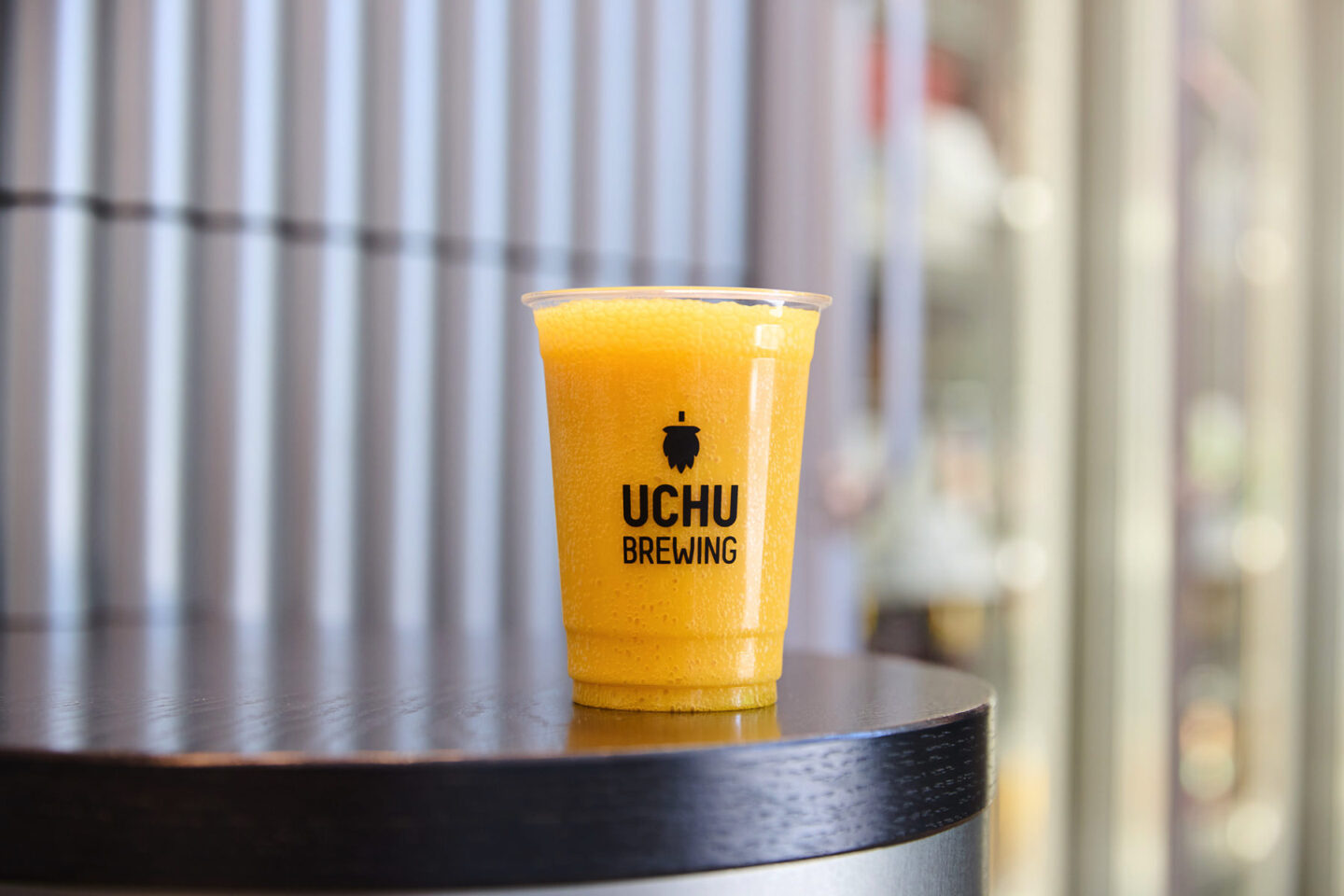 ＜UCHU BREWING 虎ノ門＞季節限定のスムージービール、アトムマンゴー。